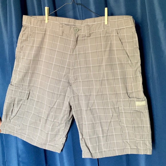 wrangler cargo shorts size 44